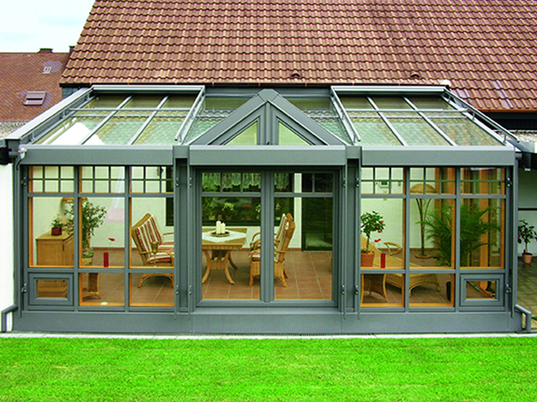 鋁木陽(yáng)光房